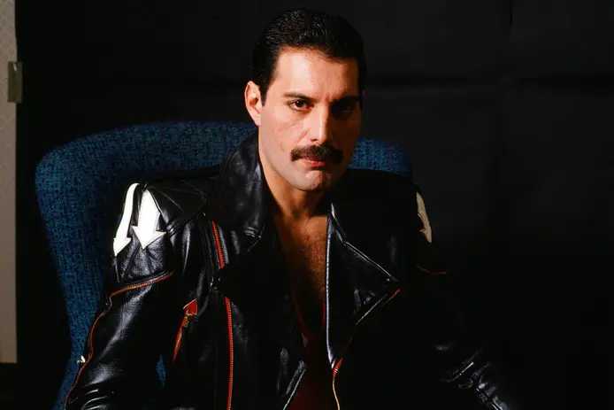 Freddie Mercury Pai? Descubra a História Real por Trás da Nova Biografia ‘Love, Freddie